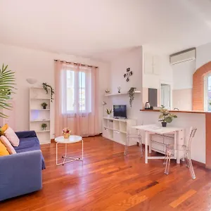 https://welcome-dhome-cozy-penthouse-with-st-peter-view.it-romehotels.com
